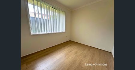 Freshly updated three-bedroom villa - Photo 4