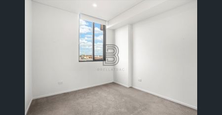 L I V E . W O R K . P L A Y - Photo 4