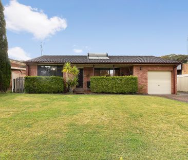 82 Regal Way, Valentine NSW 2280 - House For Rent | Domain - Photo 2