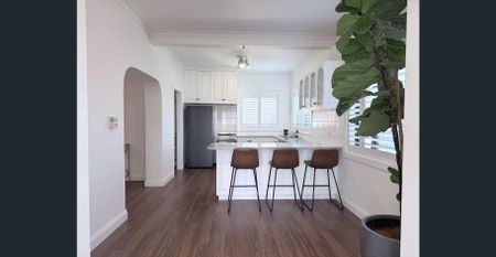 Renovated home with separate studio. - Photo 4