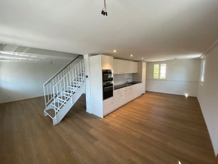 2.5 Zimmer, 93 m², 1. Stock - Photo 2