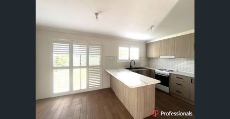 Charming 3-Bedroom Duplex in Prime Liverpool Location! - Photo 2