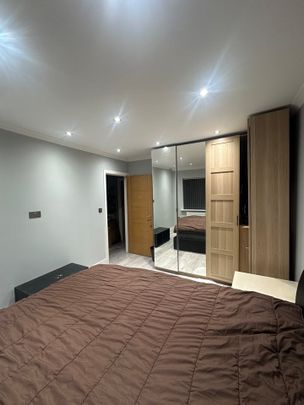 3 Bed Semi-Detached House, Welbeck Road, HA2 - Photo 1