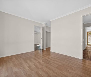 Prime Waikiki Location – Easy Living by the Coast - Photo 6