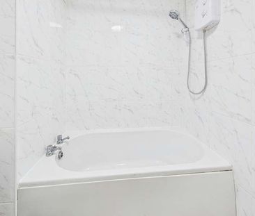 Mortimer Gardens, Tadley, RG26 - Photo 4