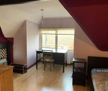 1 bedroom in a house share to rent - Photo 5