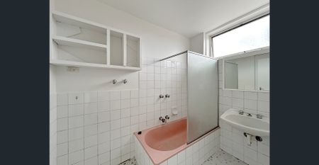 Modern & Fresh 2-Bedroom Apartment in Prime Brunswick West Location - Photo 3