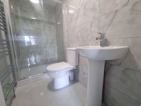 1 bedroom semi detached to rent - Photo 5