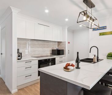 Spacious 5-Bedroom Furnished Home in the Heart of Jindabyne - Photo 5