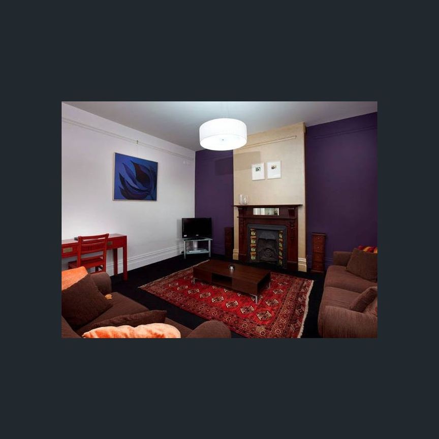 Two bedroom apartment minutes walk from the CBD - Photo 1