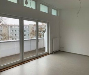Moderne 2 Zimmer Wohnung mit großem Balkon und Fensterfron - Foto 1