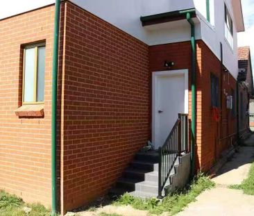 Modern and spacious House Available - 13 Liverpool Road Croydon - Photo 2