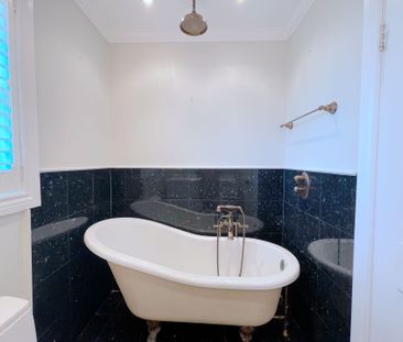 For Lease - 88 Foxbar Road, Burlington, Ontario - Photo 4