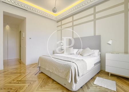 Flat for rent in Recoletos (Madrid) - Photo 2
