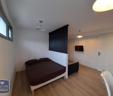 Location Appartement 1 pièce 25m² CHANGE 53810 - Photo 3