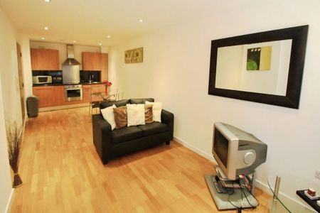 1 bedroom flat to rent - Photo 2