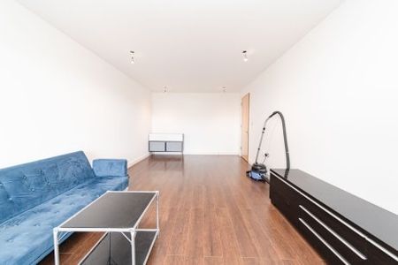 3 bedroom flat to rent - Photo 3