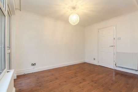 Willow Way, Ampthill, Bedford - Photo 2