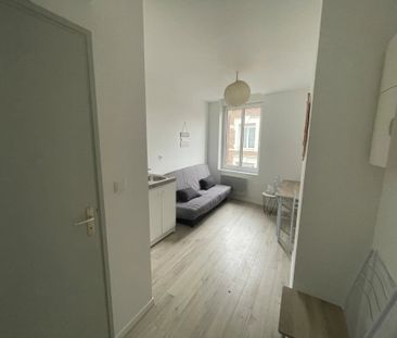 Location Appartement 1 pièces 18 m2 à Saint-Quentin - Photo 2