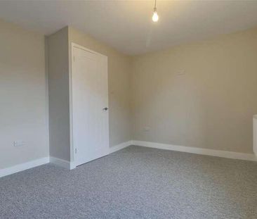 Howerts Close, Warsash, Southampton, SO31 - Photo 2