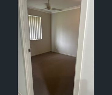 Comfortable Family Living in a Convenient Holmview Location - Photo 3