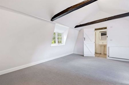 A beautfiully restored four bedroom Cottage - Photo 4