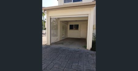 2 bedroom townhouse available immediately! - Photo 3