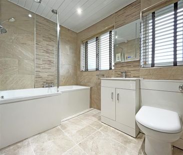 3 bedroom Terraced House to rent - Photo 3