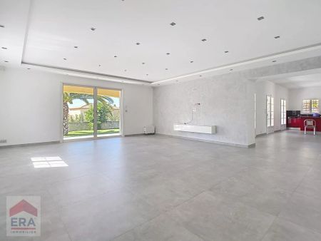 A louer Villa type 8 Marseille 13013 St Mitre Chateau Gombert 6 chambres piscine terrain - Photo 2