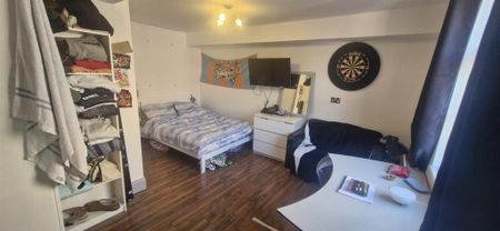 6 bedroom private hall to rent - Photo 3