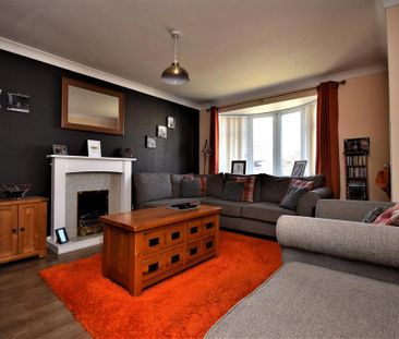 3 bedroom detached house to rent - Photo 4
