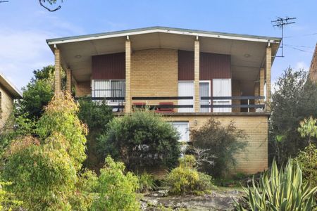 A Family Home with Breathtaking Views and Unmatched Convenience - Photo 5