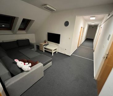 Pronájem bytu 1+kk 20 m² - Fotografie 2