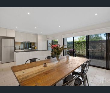 Modern 3 Bedroom Townhouse in the Heart of Pimpama - Photo 4