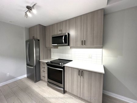 Condo Townhouse For Lease | N8124790 - Photo 4