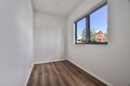 Modern Townhouse in South - Photo 2