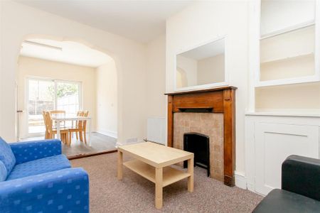 3 bedroom terraced house to rent - Photo 5