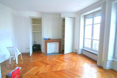 T2- 60m2- 1 Quai Rambaud- Secteur PERRACHE- Dispo le 05/03 ! - Photo 2