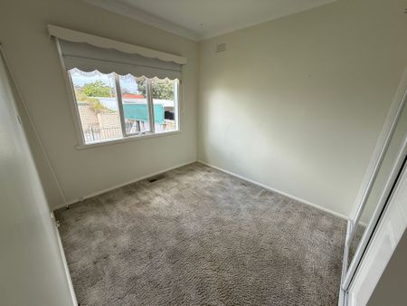 3 Bedroom Home!! - Photo 3