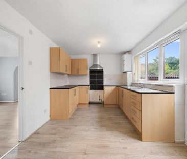 3 bedroom semi-detached house to rent - Photo 1