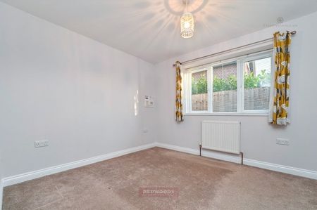 Old Windsor - Photo 4