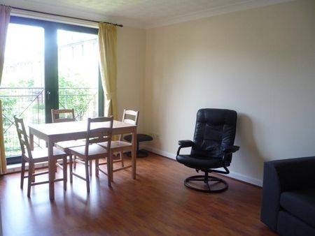 2 bedroom flat to rent - Photo 3