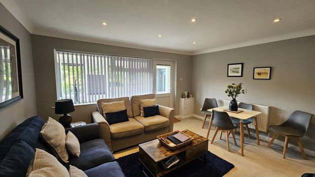 2 bedroom flat to rent - Photo 1