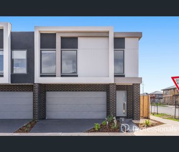 13 Ivanhoe Avenue, Fraser Rise, Vic 3336 - Photo 5