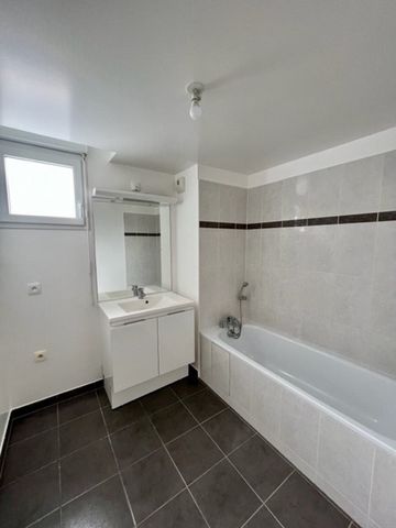 Location Appartement 3 pièces 65m² BOUSSY ST ANTOINE 91800 - Photo 2