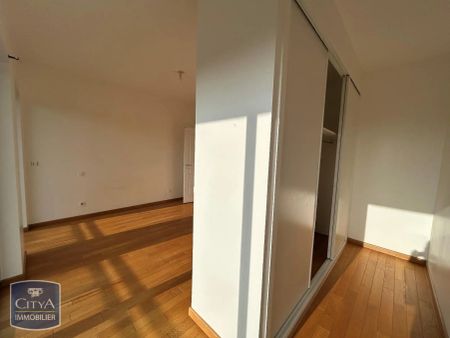 Appartement à louer 4 pièces 109.8m² - Photo 2