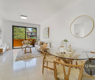 Available 12 December - Photo 2