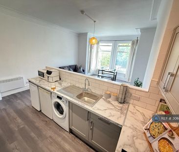 2 bedroom flat to rent - Photo 6