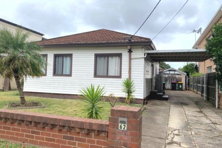 Low-maintenance family living - Photo 3