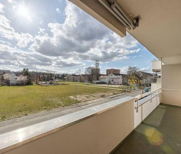 Just right for a small family or a couple - Photo 6